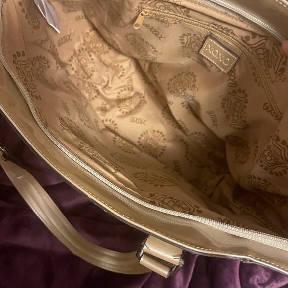 Xoxo tote bag with a zipper - Picture 2 of 3